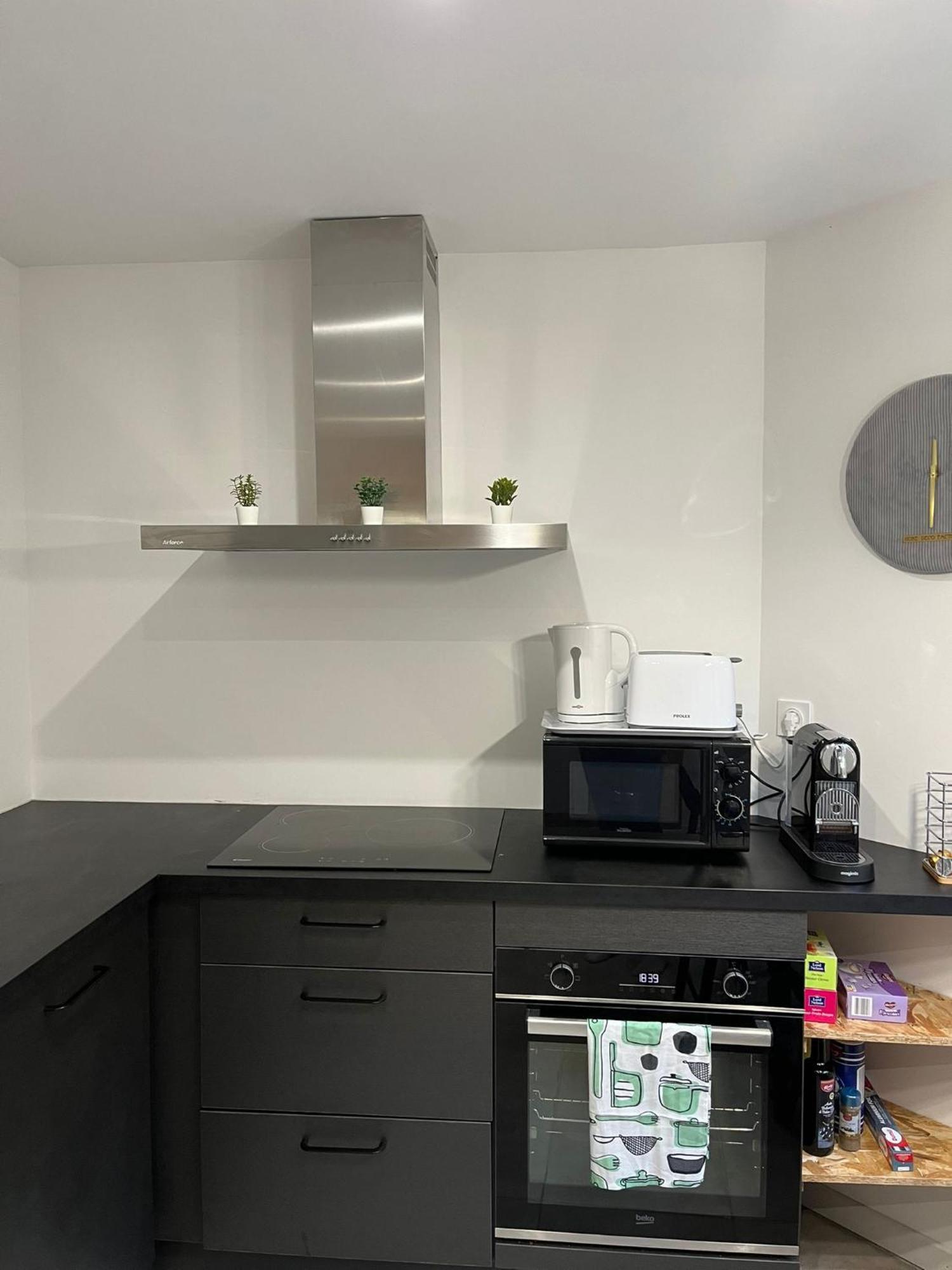 Gite Le Charme Citadin 55 M² Avec Exterieur วาลองเซียนส์ ภายนอก รูปภาพ