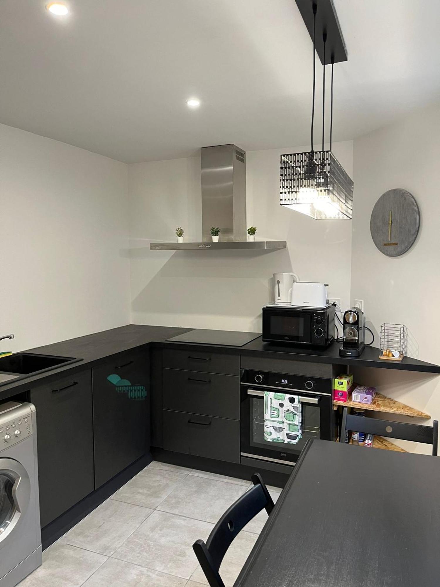 Gite Le Charme Citadin 55 M² Avec Exterieur วาลองเซียนส์ ภายนอก รูปภาพ