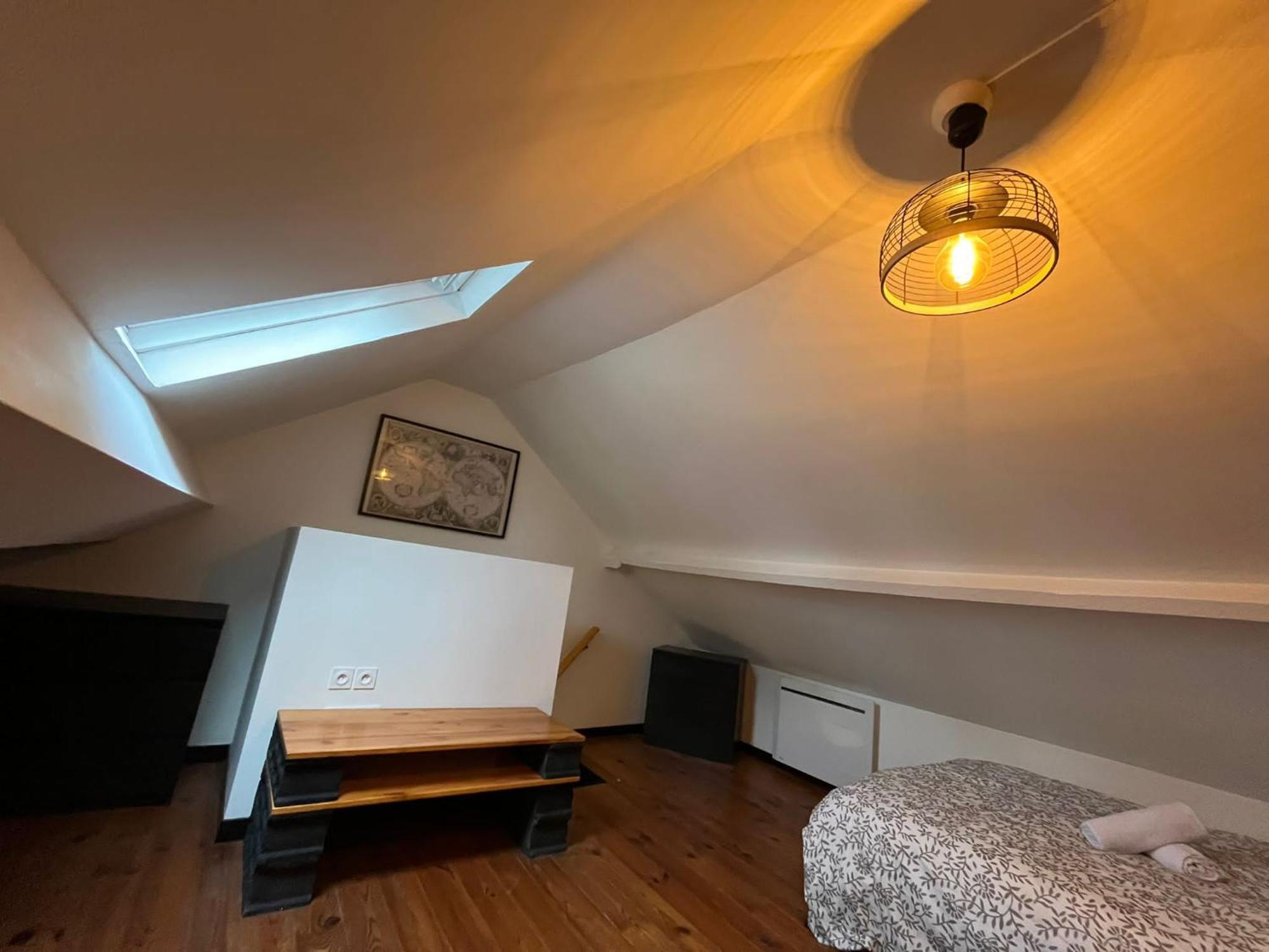 Gite Le Charme Citadin 55 M² Avec Exterieur วาลองเซียนส์ ภายนอก รูปภาพ