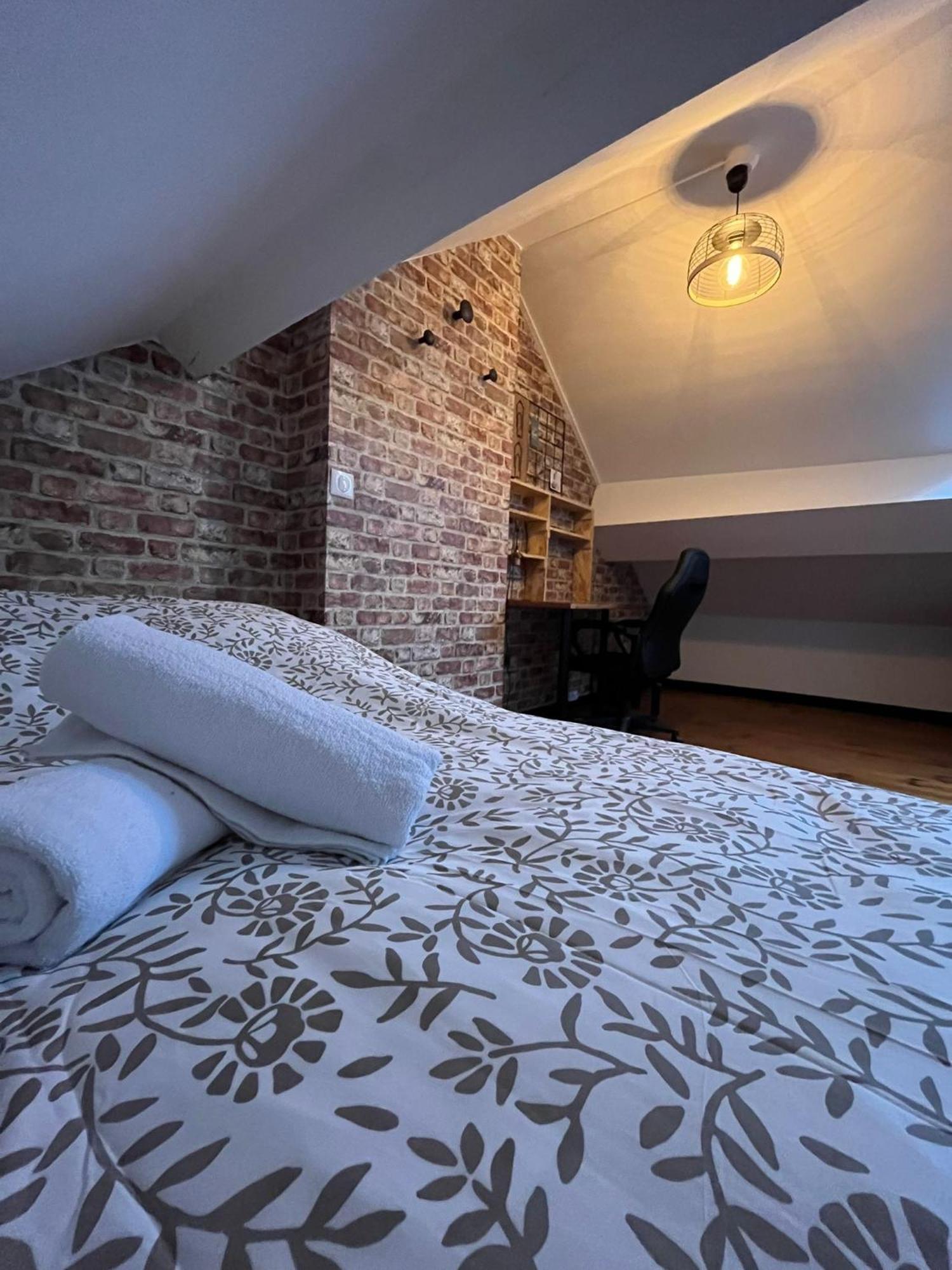 Gite Le Charme Citadin 55 M² Avec Exterieur วาลองเซียนส์ ภายนอก รูปภาพ